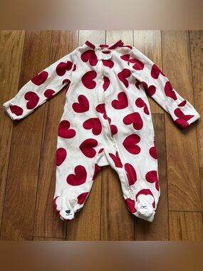 Carter’s Heart Onesie 0-3 Mo
